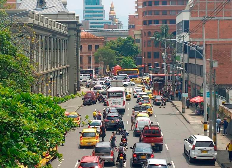 Tenga en cuenta que la restricción de pico y placa rige de 5:00 a.m. a 8:00 p.m. de lunes a viernes. FOTO: El Colombiano