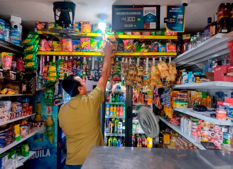 Los usuarios que aumenten significativamente su consumo eléctrico podrían enfrentar cobros adicionales en sus facturas bajo el nuevo esquema planteado por la CREG. FOTO EL COLOMBIANO
