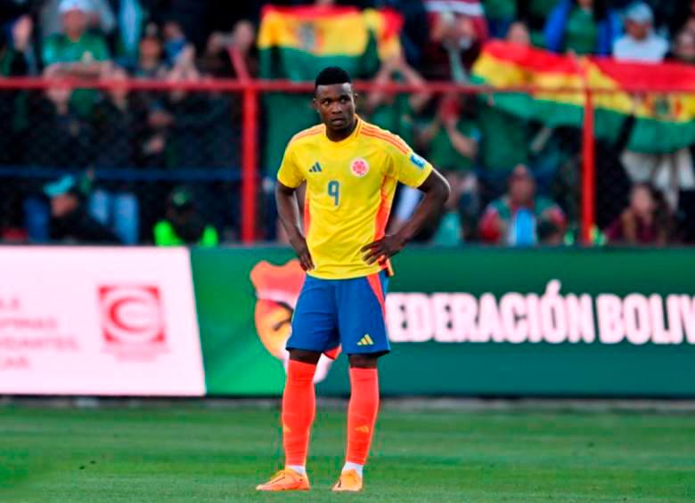 El delantero colombiano Jhon Córdoba ha disputado 15 partidos con la Selección Colombia de mayores. Hasta el momento lleva 4 goles. FOTO: AFP