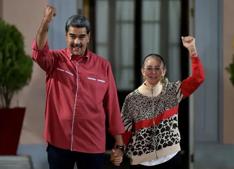 Nicolás Maduro enfrenta nuevos señalamientos de la justicia estadounidense por presuntos vínculos con organizaciones armadas colombianas y una supuesta negociación de explosivos con las Farc. Las acusaciones hacen parte de un expediente judicial y no constituyen hechos probados. FOTO: AFP. 