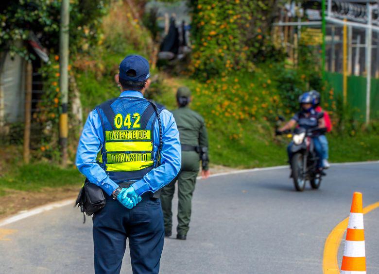 El estado de salud del agente arrollado en el municipio de Floridablanca, en Santander, es crítico. FOTO: Juan Antonio Sánchez Ocampo