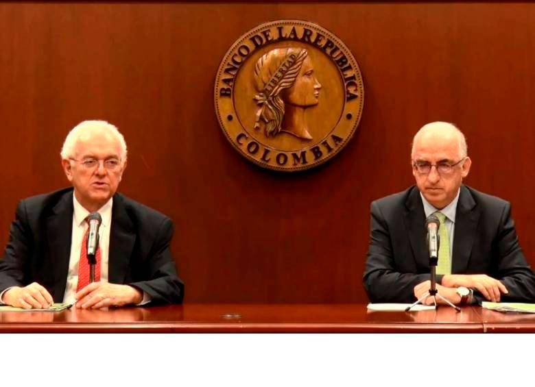 El ministro de Hacienda, José Antonio Ocampo (izq.), y el gerente del Emisor, Leonardo Villar encabezaron la junta del Banco de la República. FOTO: BANREP
