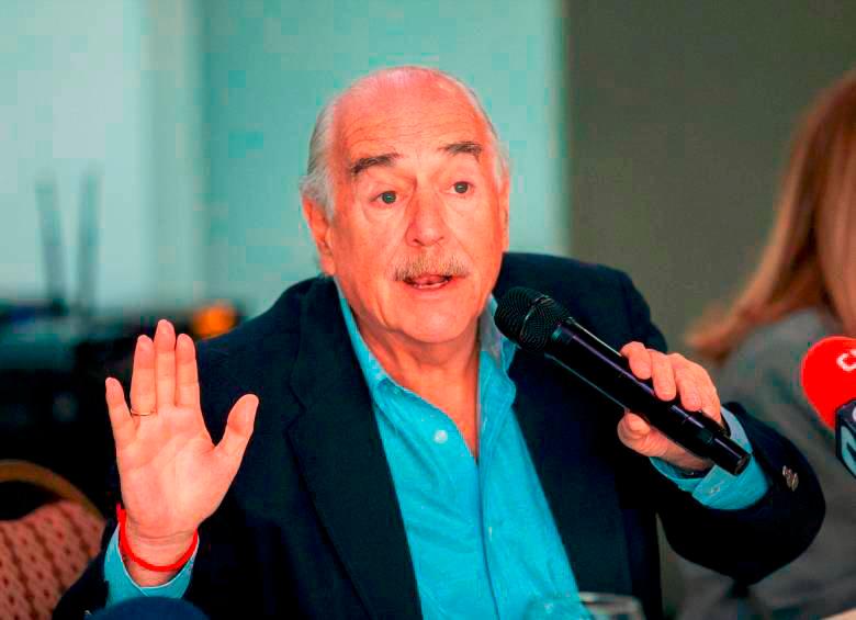 El exmandatario sostuvo que, pese a este tipo de actitudes, seguirá ejerciendo su derecho a oponerse “a las nefastas políticas del Gobierno”. FOTO: ANDRÉS CAMILO SUÁREZ