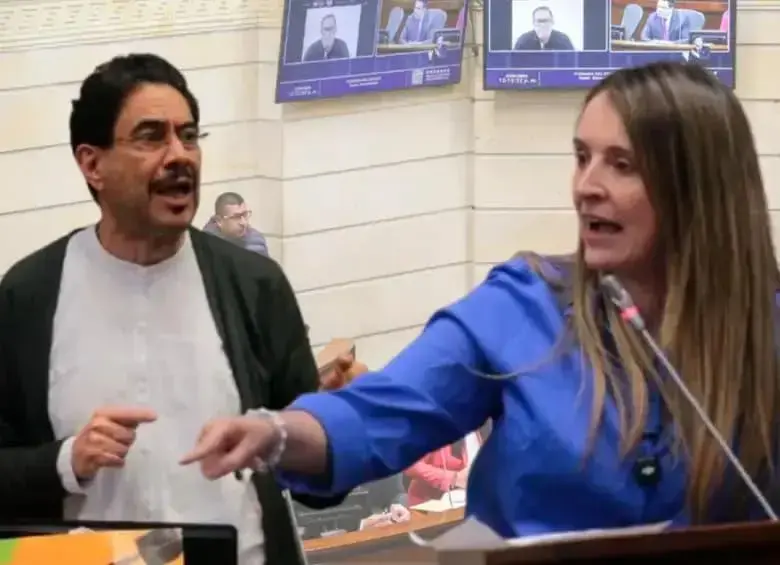 Iván Cepeda y Paloma Valencia han protagonizado varias discusiones durante los últimos días. FOTO: Colprensa y montaje El Colombiano