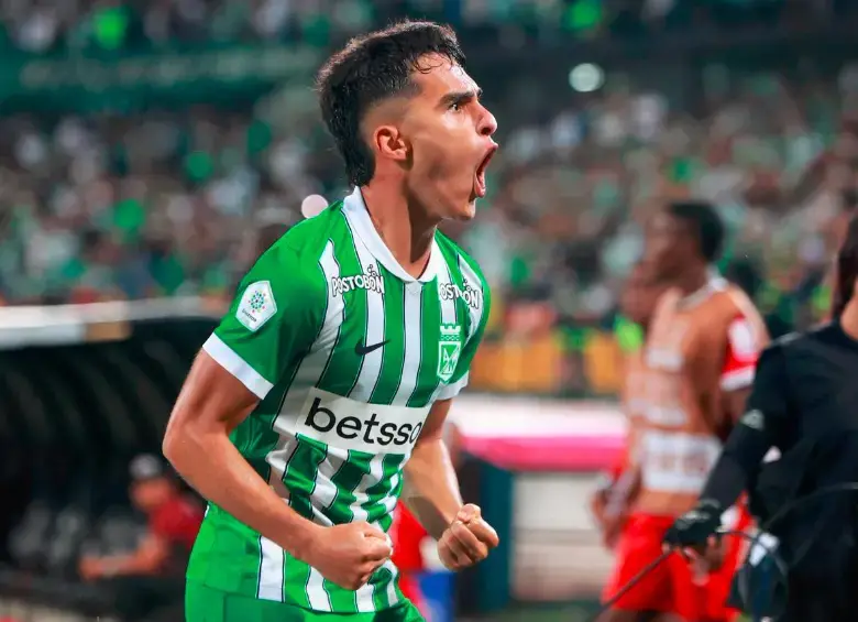 Juan Manuel Rengifo, volante de Atlético Nacional, suma 58 partidos y 11 goles con el equipo antioqueño. Su rendimiento y convocatoria a la Selección Colombia han aumentado su proyección internacional. Foto: Manuel Saldarriaga