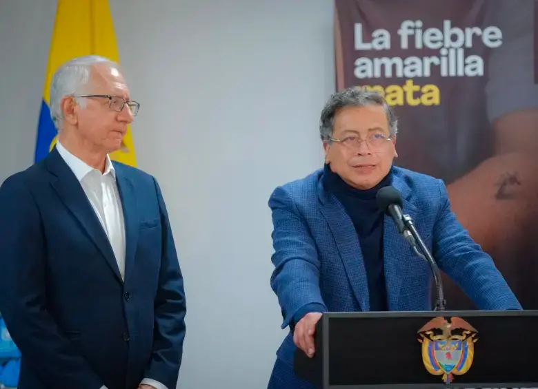 Alarma en el Sector Salud: Exministros Critican el Manejo de Petro y Advierten un Deterioro Profundo