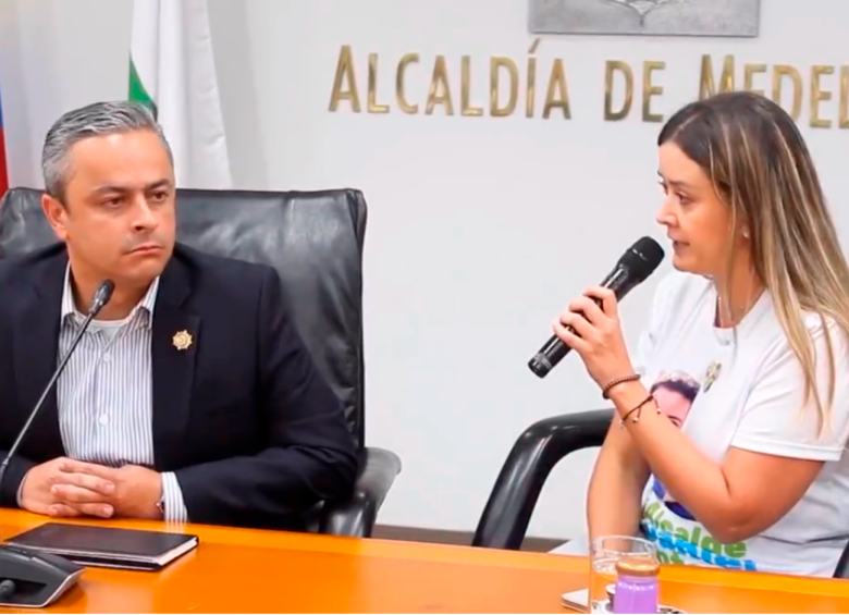 Juan Camilo Villamizar, alcalde (e) de Medellín, y María Camila Villamizar, secretaria de Gobierno. FOTO: CORTESÍA