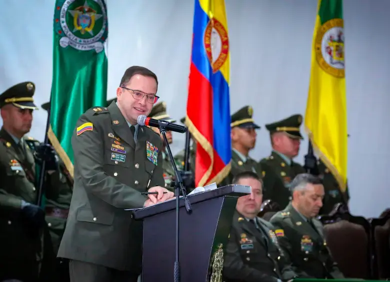Entre mediados de abril y la primera semana de mayo del presente año hubo un plan pistola del cartel narcotraficante Clan del Golfo, que dejó 18 policías asesinados y cerca de 20 lesionados. Además, se filtraron chats que revelaban un plan para asesinar al director de la Policía.