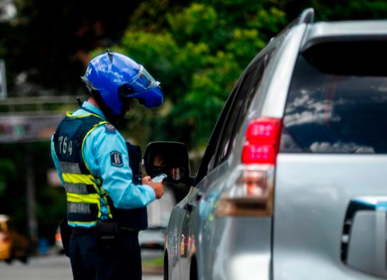 Las multas se imponen no solo a través de los agentes de tránsito sino a través de fotodetección con cámaras. FOTO ARCHIVO