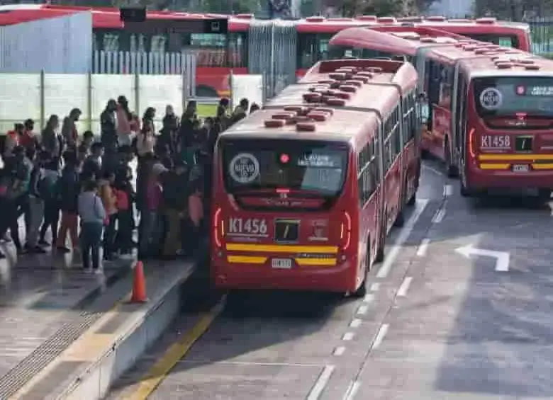 Esta iniciativa se enmarca en el programa de apadrinamiento de estaciones de TransMilenio, que busca mejorar la experiencia de los usuarios. FOTO: Colprensa