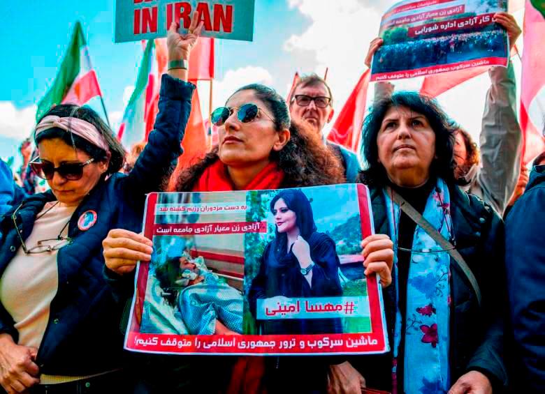 Manifestaciones de septiembre de 2022 en Irán por la ejecución de Mahsa Amini a manos de la fuerza pública de ese país. FOTO GETTY