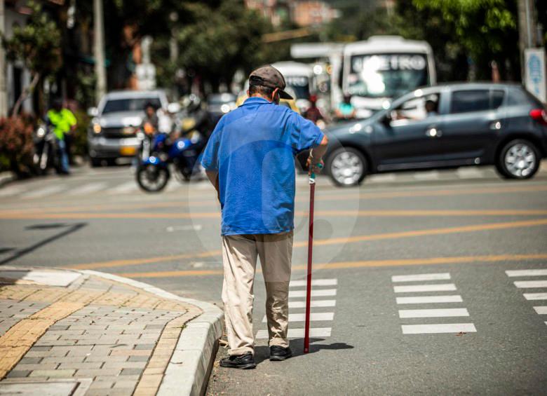 Cifras de 2022 señalan que de cada 100 colombianos 14 tenía más de 60 años. FOTO CARLOS VELÁSQUEZ