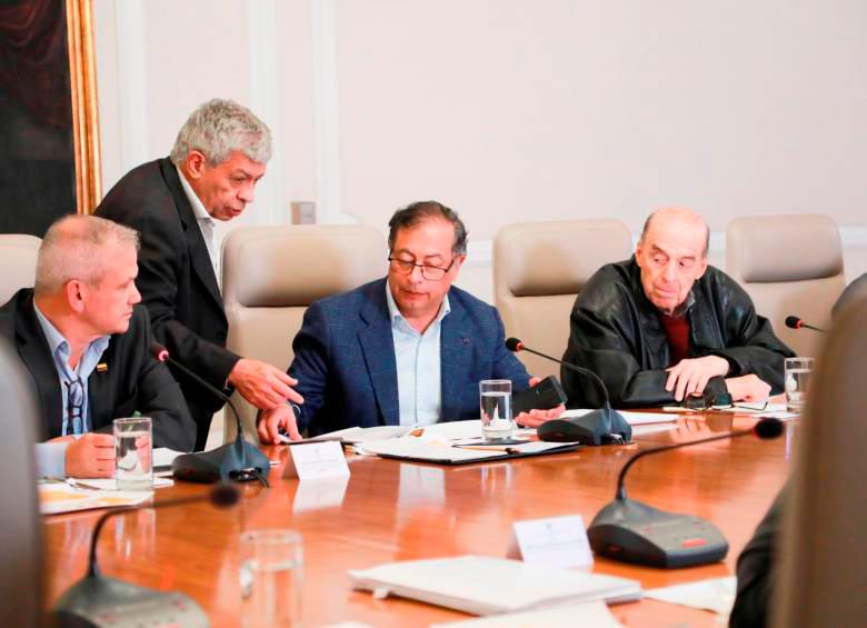 El presidente Petro y el director de Planeación Nacional, Jorge Iván González, y el ministro de Relaciones Exteriores, Álvaro Leyva. FOTO PRESIDENCIA