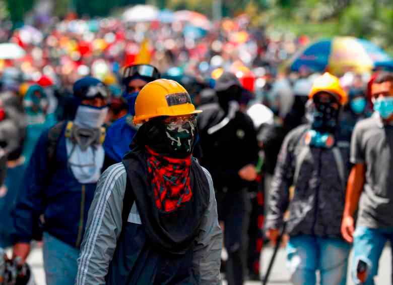 Los capturados de la Primera Línea saldrían bajo la figura de voceros para los diálogos de paz. Foto: Colprensa. 