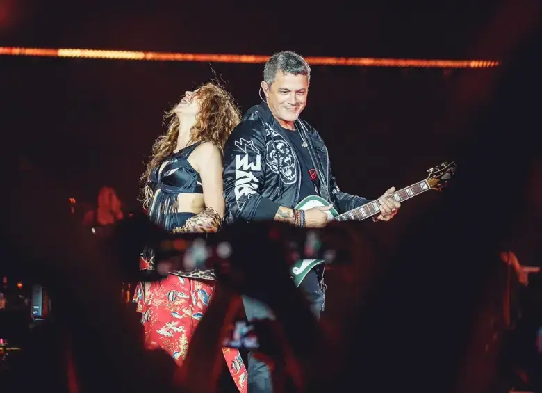 Alejandro Sanz acompañó a Shakira en el primer concierto de su gira en EE. UU. y le dedicó un mensaje que conmovió a sus seguidores. FOTO: Twitter Alejandro Sanz