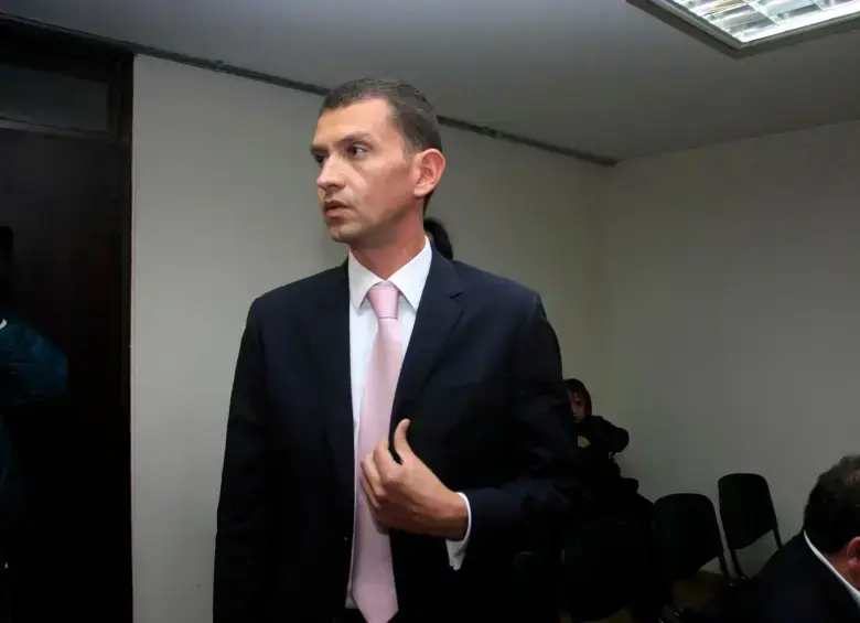El contratista demostró con el segundo caso que su primera condena no fue un impedimento para falsificar una póliza y continuar estafando al sector público.<b> </b>La segunda condena, en el caso de Centros Poblados, fue solo por seis años y cuatro meses de prisión pero es sabido que el contratista tiene poder desde la cárcel La Picota.