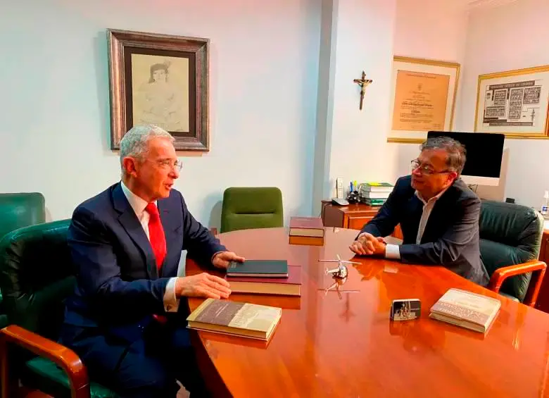 El expresidente Álvaro Uribe Vélez y el presidente Gustavo Petro Urrego. FOTO CORTESÍA