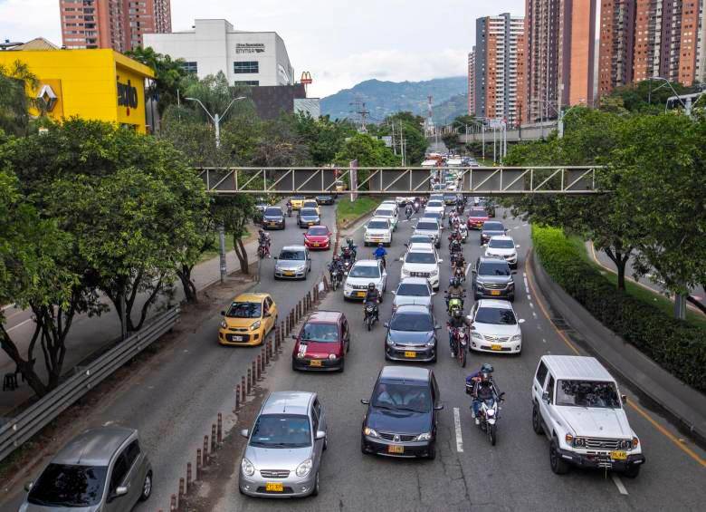 La medida volverá mañana martes 17 de enero en Medellín y el Valle de Aburrá. Foto Carlos Alberto Velásquez