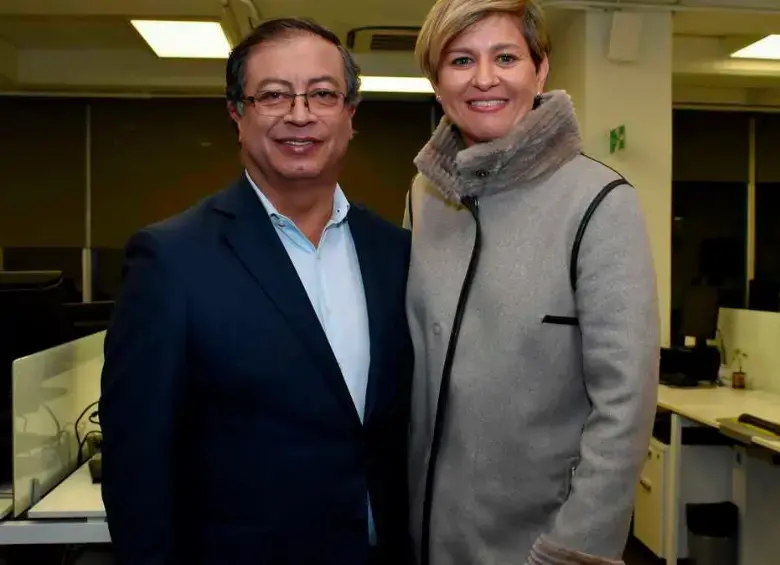 Gustavo Petro, presidente de Colombia; y Verónica Alcocer, primera dama de la Nación. FOTO: Tomada de redes.