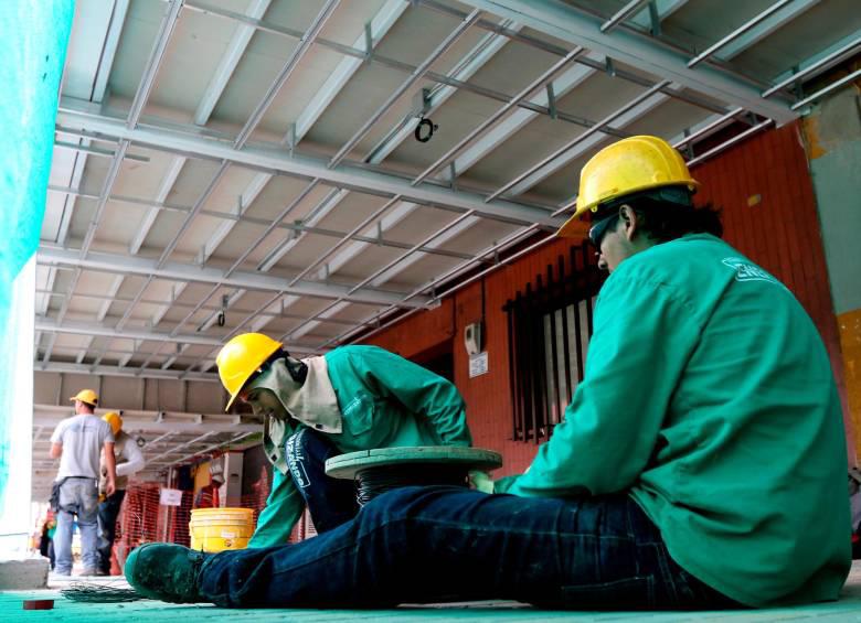 La laboral construida con consensos de gremios y empresarios se espera se radique hoy en la tarde, pese a que en principio este paso estaba previsto para el jueves de la semana pasada, pero por falta de tiempo no se radicó.