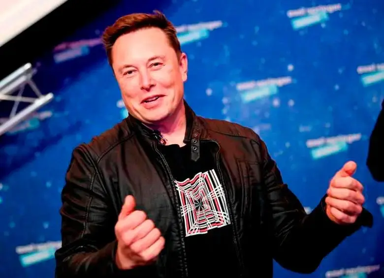 Elon Musk, quien desarrolló Starlink.