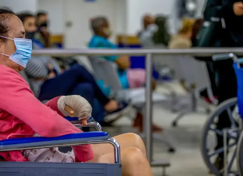 Fuerte rechazo a Petro: “está empeñado en destruir el sistema de salud”, dice la oposición tras anuncio de liquidar EPS. Foto: Juan Antonio Sanchez