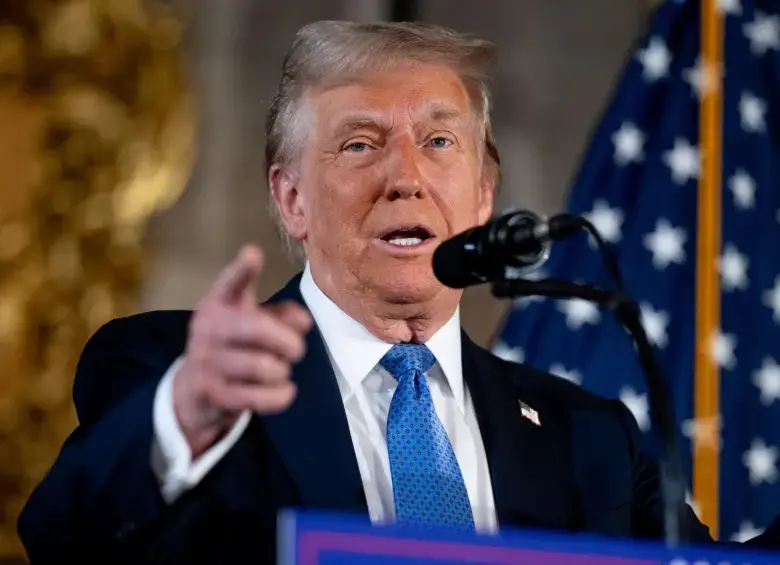 El presidente Donald Trump afirmó que los demócratas tratan de “desviar” la atención con el tema de los emails de Epstein. FOTO: Getty