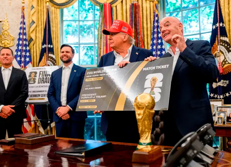 El presidente de Estados Unidos, Donald Trump, tiene una relación cercana con Gianni Infantino, mandatario de la Fifa desde hace una década. Foto: tomada del x de @WhiteHouse