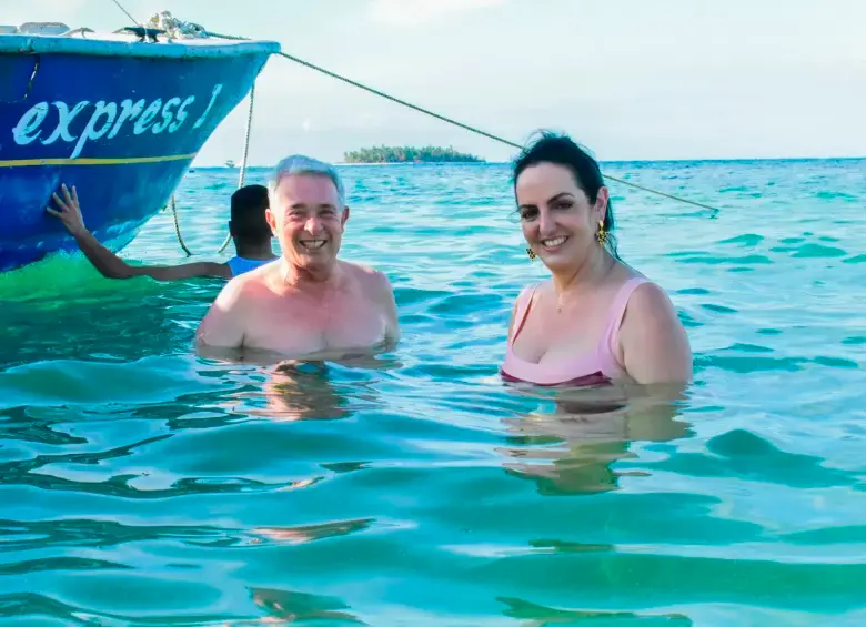 El expresidente Álvaro Uribe y la exsenadora Maria Fernanda Cabal. FOTO REDES SOCIALES @MARIAFDACABAL