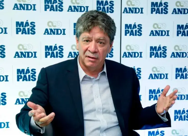 Bruce Mac Master enfatizó que el debate no debe centrarse únicamente en su figura como presidente, sino en la institucionalidad gremial y en el papel que cumple la Andi en Colombia. Foto: Cortesía