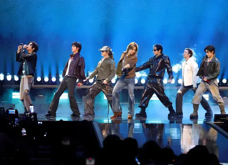 BTS sorprendió a sus seguidores en Bogotá al usar expresiones colombianas durante su primer concierto. FOTO: Getty