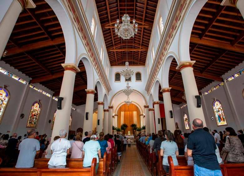El impuesto que propone la reforma es de 20% para las actividades económicas de las iglesias. FOTO CAMILO SUÁREZ