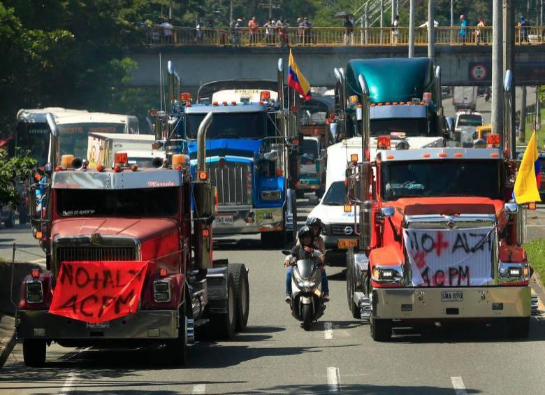 Esta semana comenzaron las mesas de trabajo sobre la estructura de costos, fletes y condiciones laborales de los transportadores, con la expectativa de encontrar soluciones que beneficien a todo el sector. FOTO: Camilo Suárez.