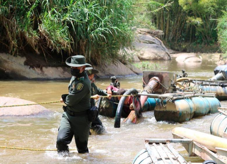 Imagen de referencia de extracción ilegal de oro. FOTO: CORTESÍA