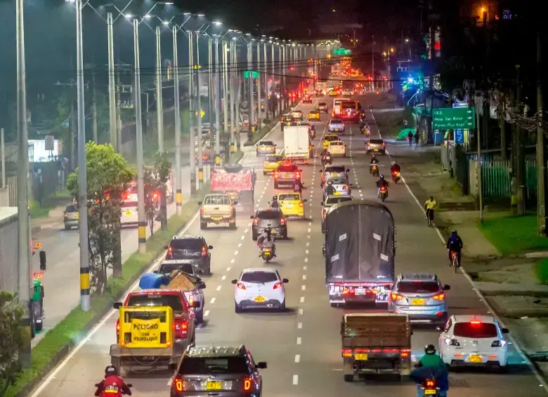 Por este tramo pasan 200.000 vehículos al día por lo que tiene alta incidencia en la movilidad de todo el área metropolitana y demás municipios aledaños. FOTO: EL COLOMBIANO