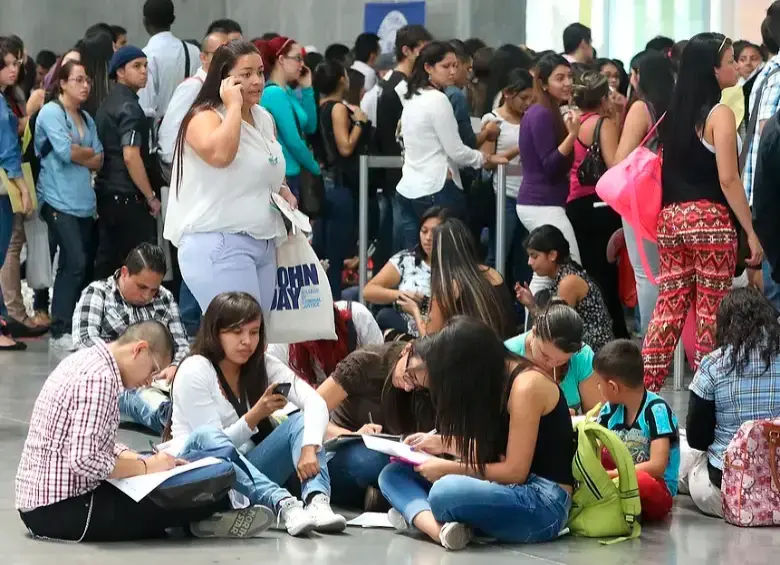 Graduados universitarios enfrentan más dificultades laborales en Colombia que en otras economías de la OCDE. FOTO: EL COLOMBIANO