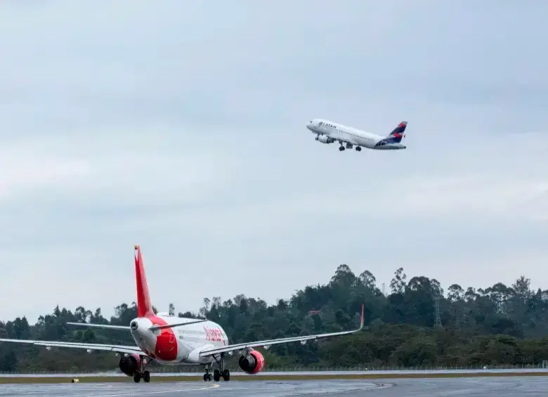 La recuperación del transporte aéreo en Colombia también se refleja en el aumento de rutas y aerolíneas durante la última década. FOTO: CAMILO SUÁREZ