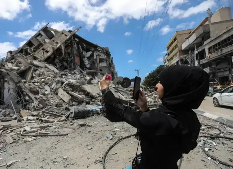 Más del 60% de las viviendas fueron destruidas desde el inicio del conflicto en octubre de 2023, lo que convierte al sector habitacional en la prioridad inmediata. FOTO: Getty.