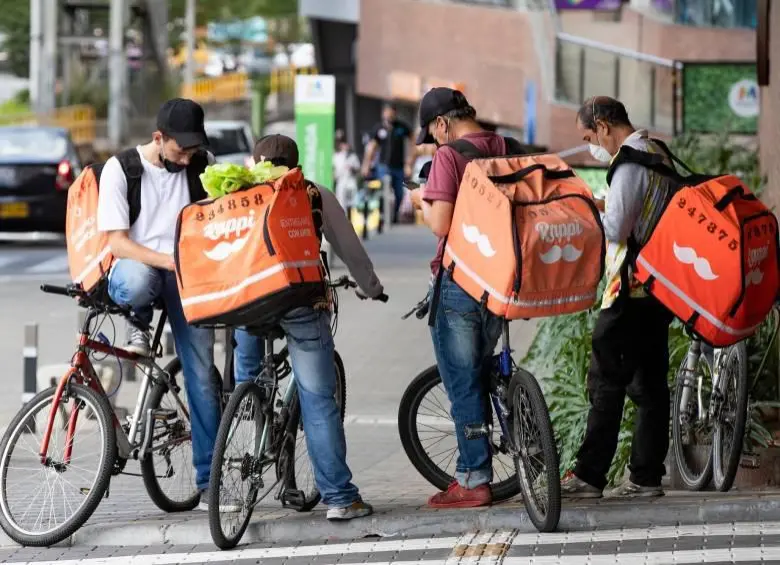 En medio del debate sobre la regulación de la economía digital, este panorama ofrece una perspectiva distinta: las plataformas de reparto no son solo un modelo de negocio, son una red de salvamento económico para miles de personas.