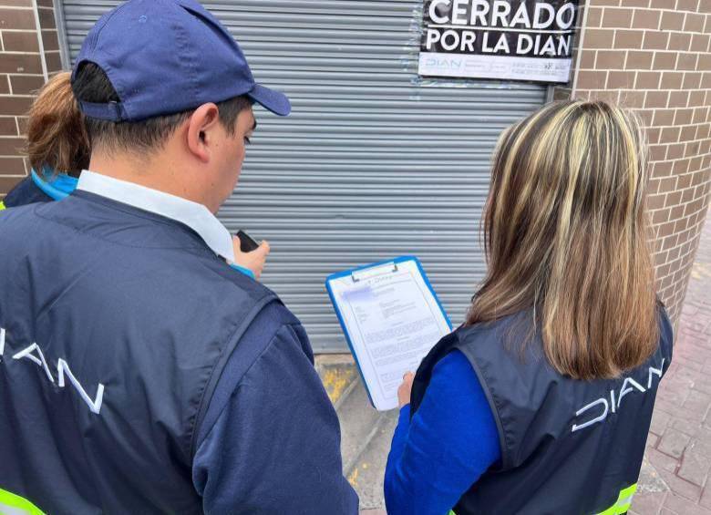 En la primera jornada de facturación electrónica del año, la Dian visitará instituciones educativas y establecimientos que ofrecen productos y servicios relacionados con la temporada escolar como papelería, útiles escolares, uniformes, calzado. Foto: Cortesía