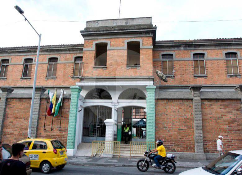 La estación de policía de La Candelaria ha llegado a tener niveles de hacinamiento por ingreso de personas privadas de la libertad del 331%. FOTO ARCHIVO