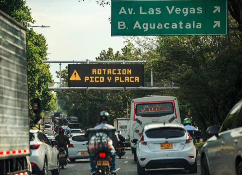 Para esta restricción hay vías exentas en Medellín como la avenida Regional, la autopista Sur, la vía Las Palmas, el corredor paralelo de la quebrada La Iguaná y los cinco corregimientos. FOTO: Camilo Suárez