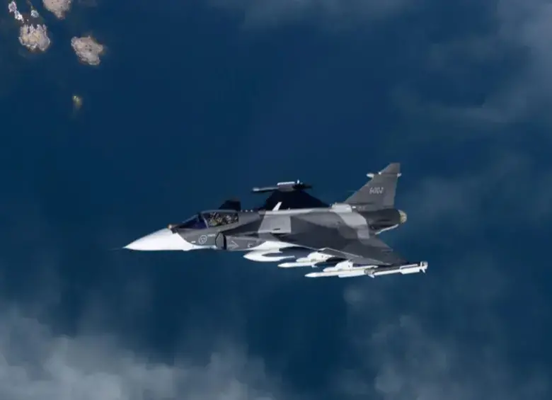 Un avión Gripen, modelo cuyo proceso de compra fue requerido por la Contraloría. FOTO: COLPRENSA