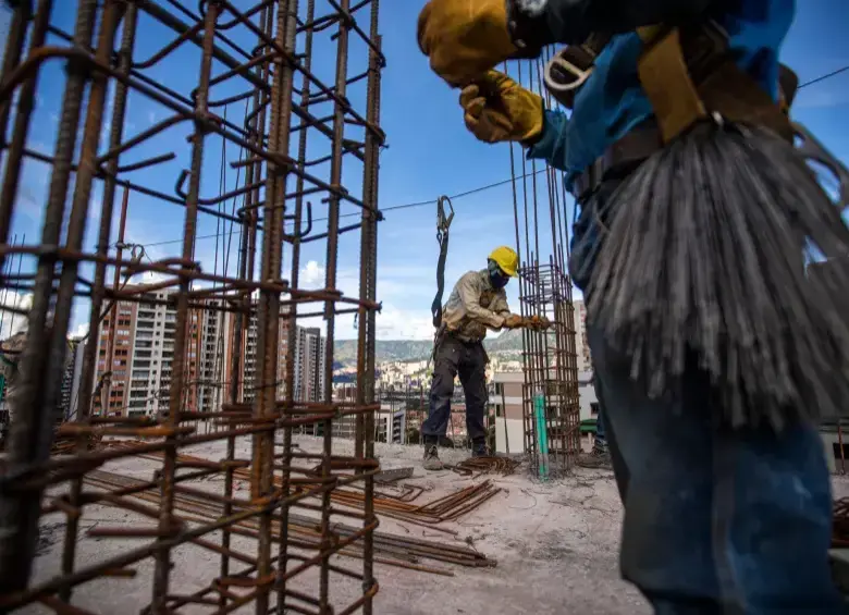 El exceso de producción de acero en China ha generado una sobreoferta estimada en 200 millones de toneladas, que, al no poder ser absorbida por su mercado interno, se redirige hacia países latinoamericanos como Colombia. Foto: Archivo Carlos Velásquez