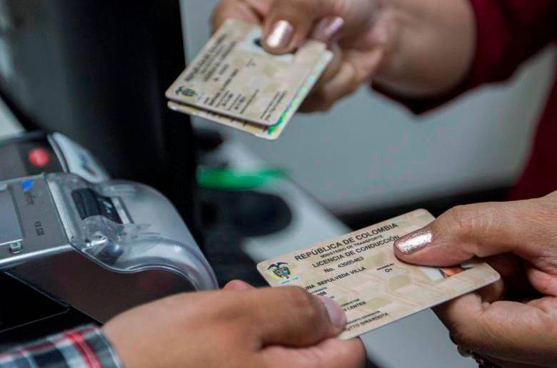 El 59% de las renovaciones por hacerse son en los departamentos de Antioquia (con 708.124 por renovar), Valle (con 619.991), Bogotá (595.758), Santander (299.799) y Cundinamarca (160.923). FOTO EL COLOMBIANO