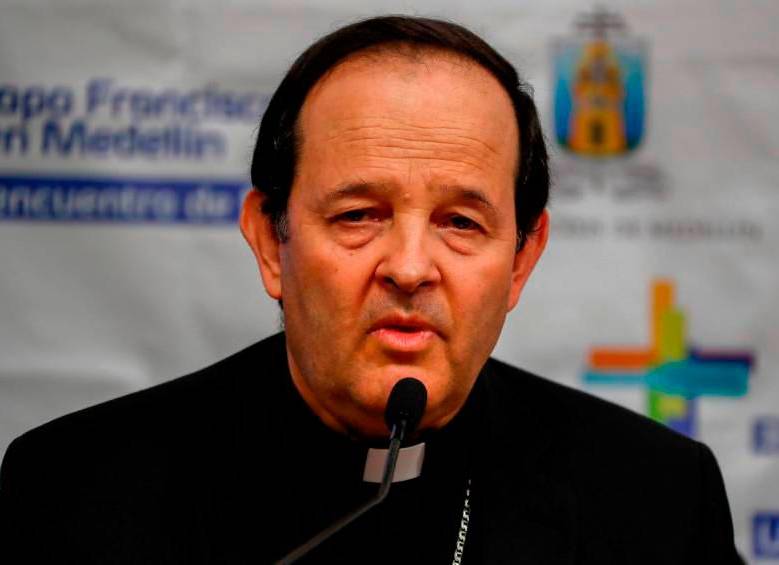 El periodista Juan Pablo Barrientos había pedido el arresto del arzobispo Tobón por la no entrega de información en los tiempos establecidos. FOTO: ARCHIVO EC