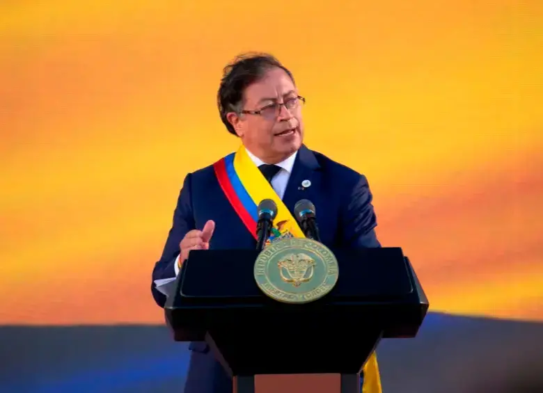 El presidente Petro ha criticado a las otras ramas del poder público —Legislativo y Judicial—, por decisiones que le son adversas, lo que es un rasgo autoritario. FOTO Presidencia