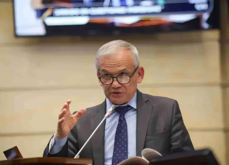 Carlos Ramón González, exdirector del Dapre, imputado por caso de la UNGRD. Foto: Colprensa. 