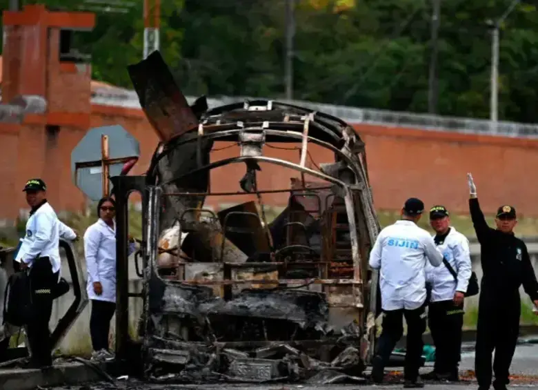 Uno de los fines de semana más mortales en el departamento en la última década reabrió los debates alrededor de la Paz Total y la situación de seguridad en Colombia. FOTO: AFP.