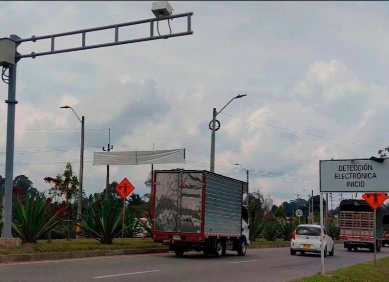 Las cámaras fueron desplegados en tres sectores que mostraron mayores índices de accidentalidad. FOTO: Cortesía.